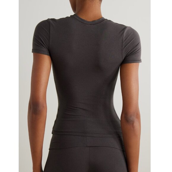 SKIMS Stretch Cotton Tee in Iron Size XX-Small - Picture 3 of 10